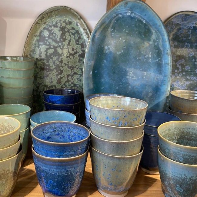 Shelf with greens and blues

#tableware #dinnerware #coffeecup #cup #mug  #ceramics #keramiek #keramik #keramikk #ceramique #handmade #handgemacht #wheelthrown #handthrown #handcrafted #craft #craftmanship #pottery #potterystudio #pottersofinstagram #design #lifestyle #interiordesign #blue #green #glaze #stoneware #haarlem